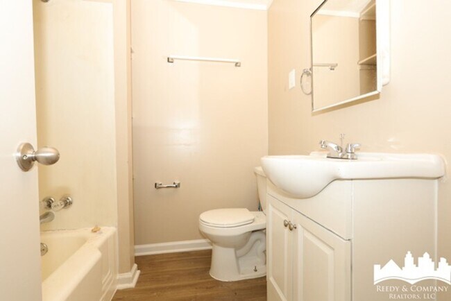 Foto del edificio - 4046 New Willow Rd