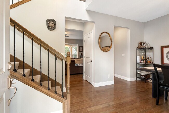 Foto del edificio - Stunning 4-bedroom, 2.5-bathroom rental of...