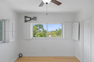 Building Photo - 2539 S Bayshore Dr