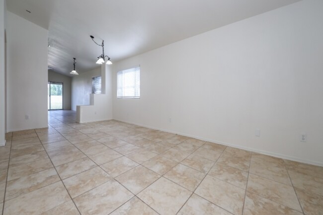 Foto del edificio - Tucson, AZ - Single-Family - $1,945.00