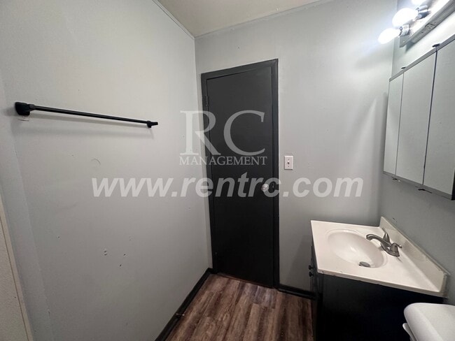 Building Photo - 1204 Giddings-