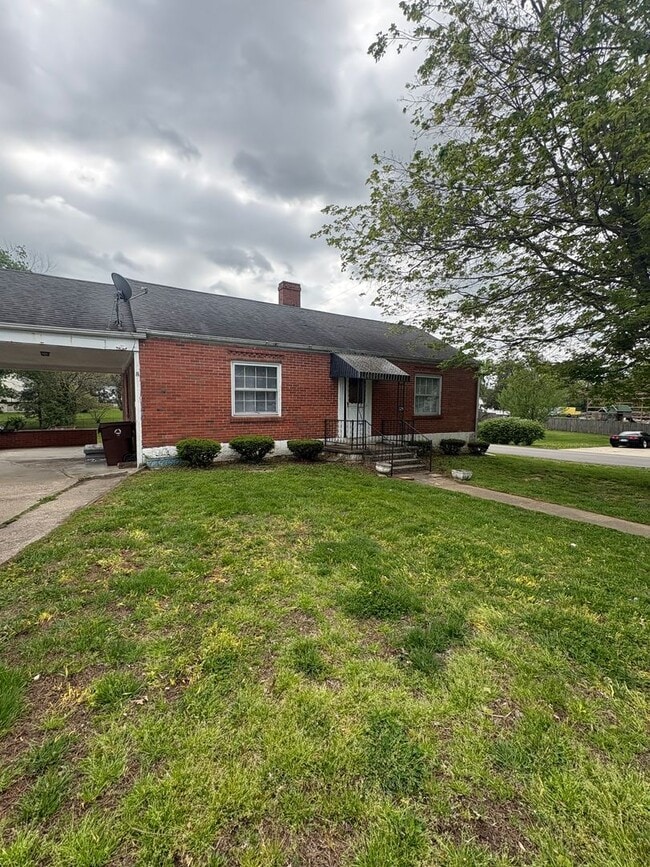 Building Photo - 129 Arlington Rd
