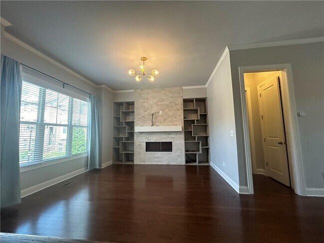 Building Photo - 1341 Harris Way S