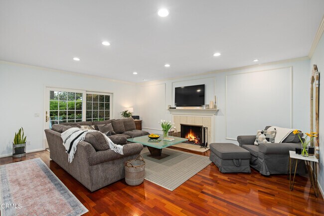 Building Photo - 1045 S Orange Grove Blvd