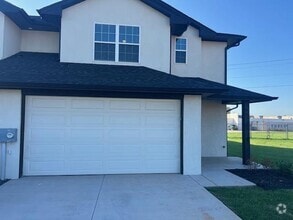 Building Photo - 733 Parie Rose Wy