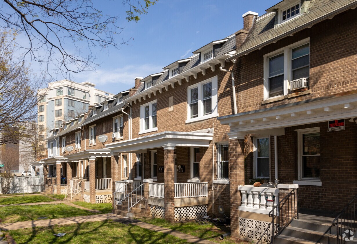 Foto del edificio - 4021 Kansas Ave NW