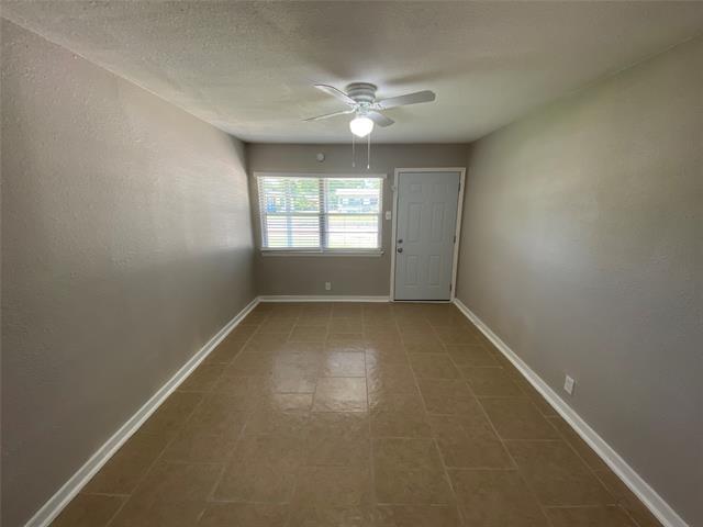 Building Photo - 317 E Ridgewood Dr