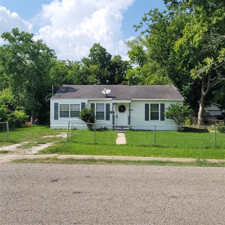 5237 Carmen St, Houston, TX 77033 House for Rent in Houston, TX