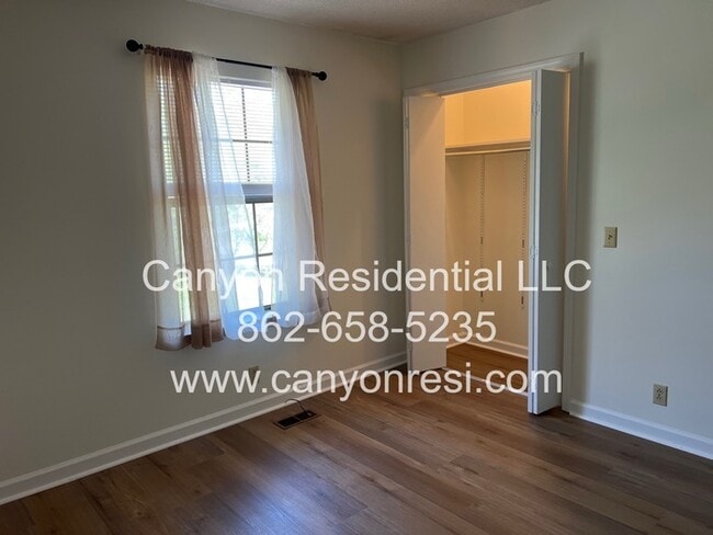 Photo - 2494 Shenandoah Dr House