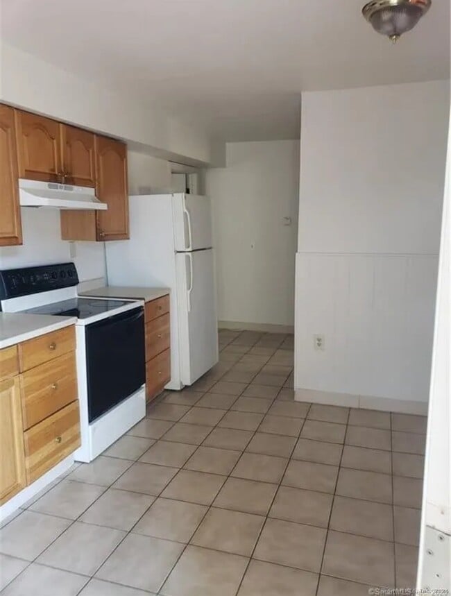 1469 Thomaston Ave, Waterbury, CT 06704 Room for Rent in Waterbury