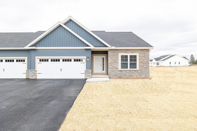 Building Photo - 5875 Monarch Dr