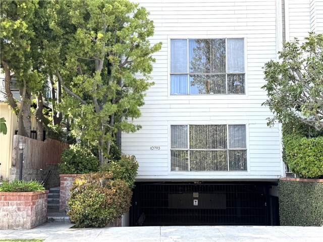 Foto del edificio - 10793 Ashton Ave