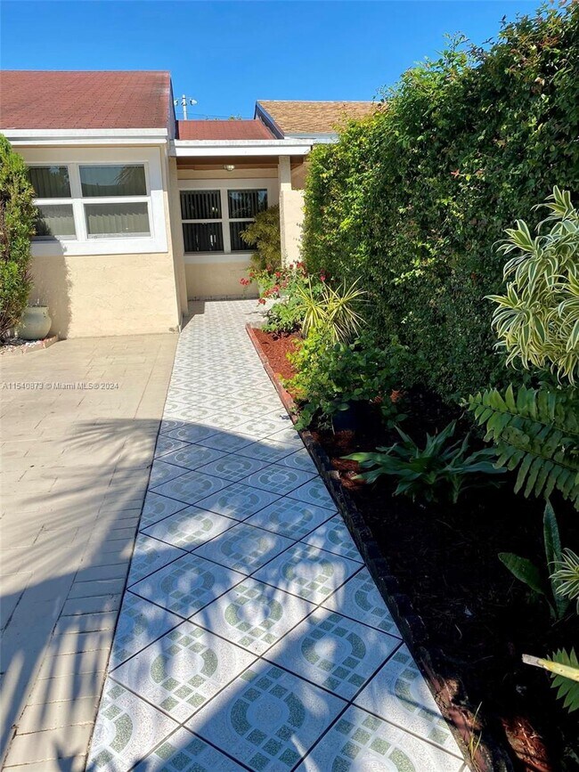 Foto del edificio - 11441 SW 4th St