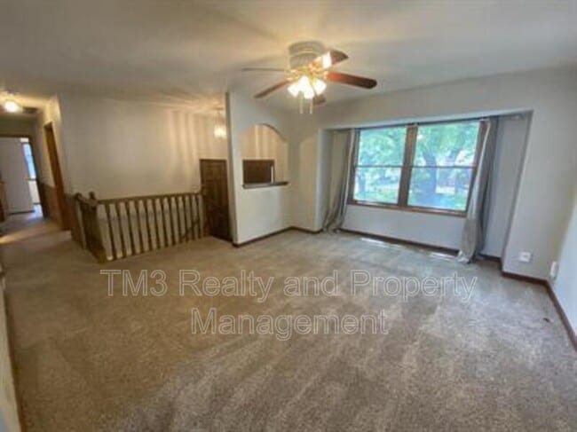 Building Photo - 12725 S Raintree Dr