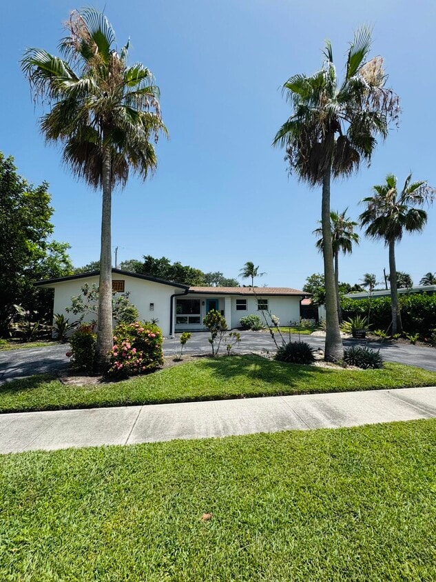 Primary Photo - 2171 NE 62nd Ct