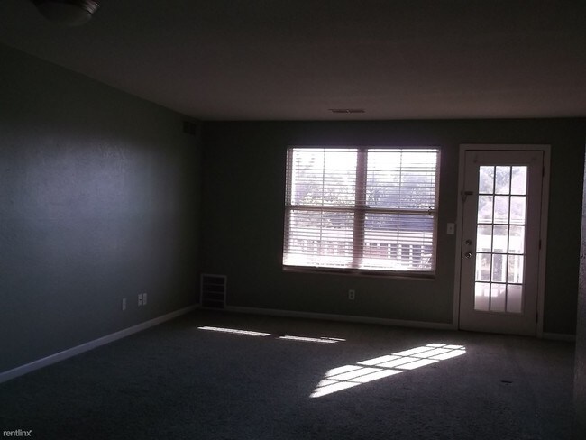 Building Photo - 123 Fieldcrest St