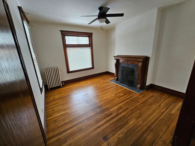 Building Photo - 3154 Van Alstyne St