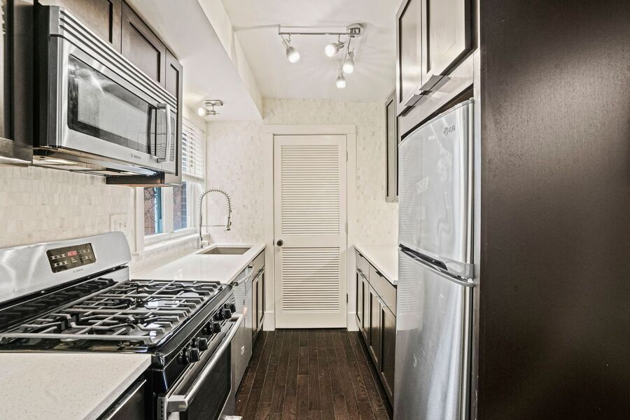 Primary Photo - Captivating 2 Bedroom Unit in Capitol Hill...