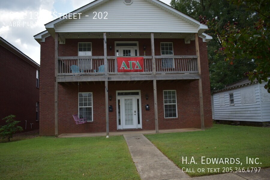 Primary Photo - 811 13th St