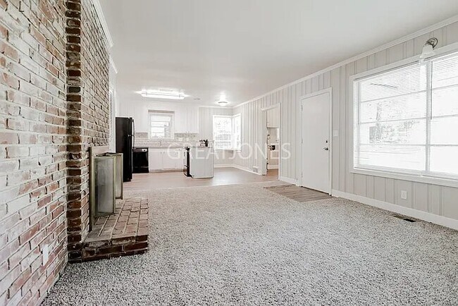 Foto del edificio - 717 Ridgecrest Rd