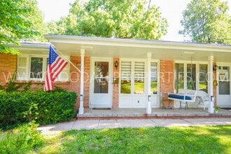 Building Photo - 7035 Forest Ct