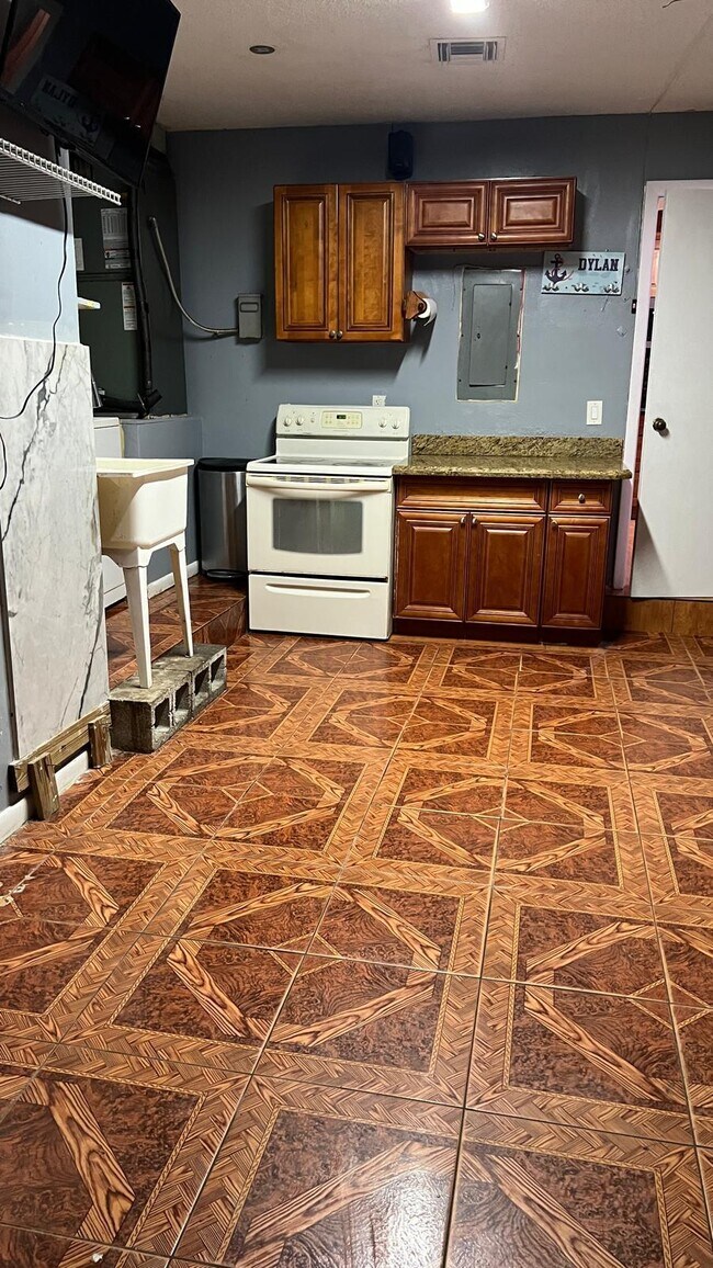 Foto del edificio - 379 SW 34th Terrace