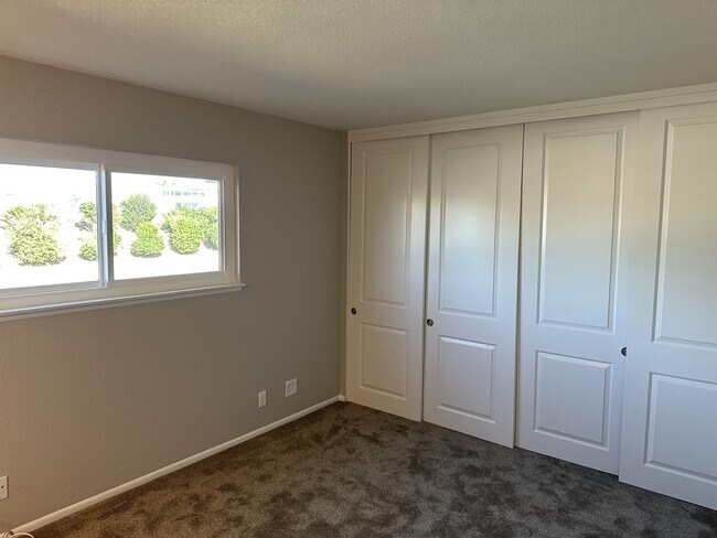 Building Photo - 302 Blackpine Dr