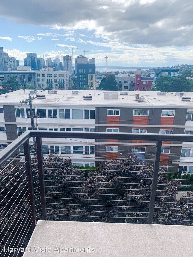 Building Photo - 212 Harvard Ave E