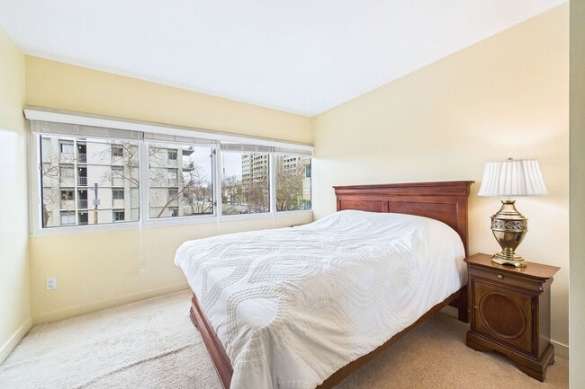 Building Photo - 2BR/2BA Corner Condo w/ Parking | Post International – Lower Pacific Heights