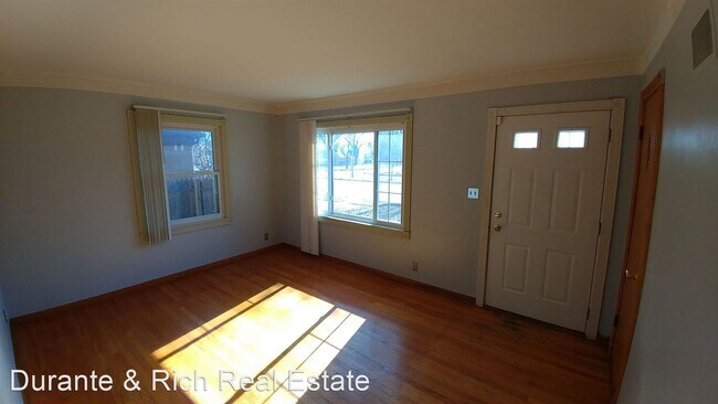 Foto del edificio - 3 br, 1.5 bath House - 8212 W Lisbon Ave
