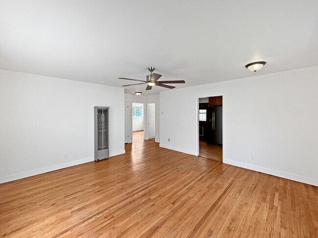 Foto del edificio - Mendocino Blvd 2153-55