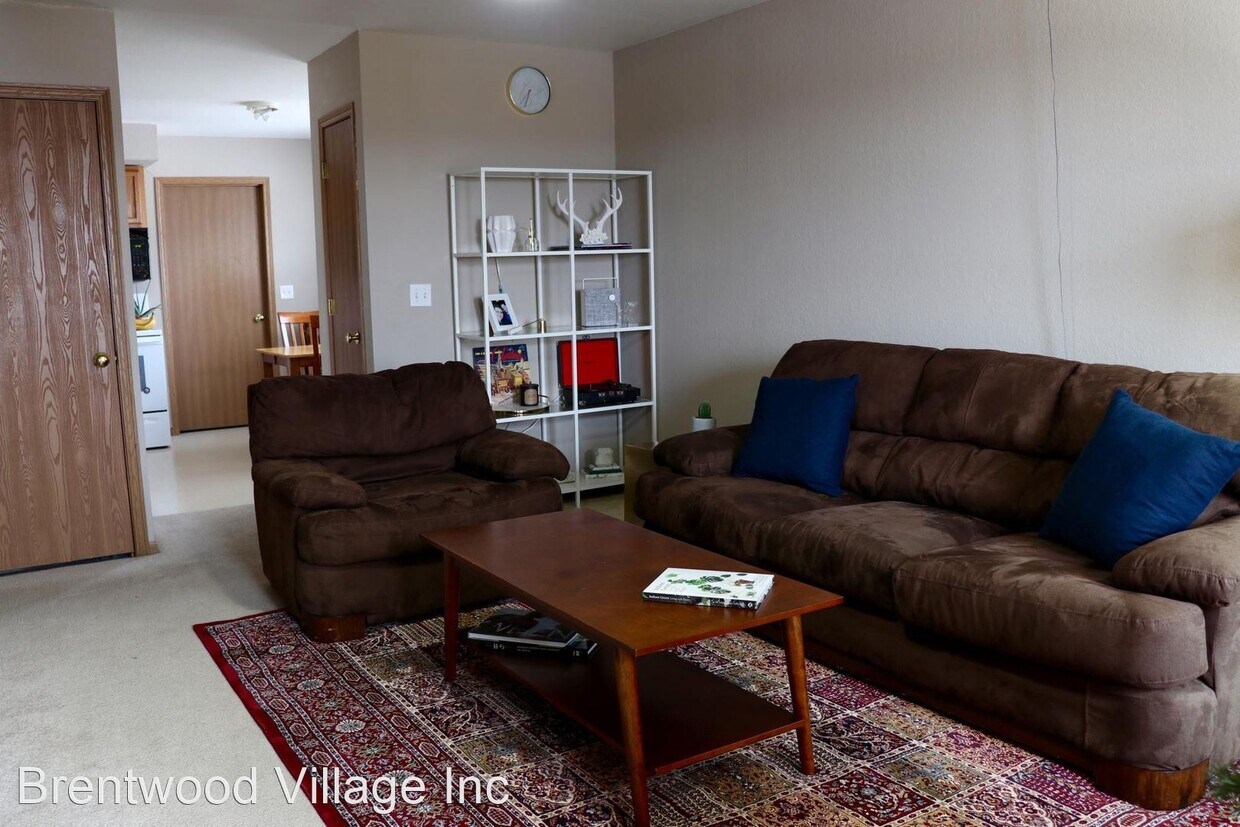 Primary Photo - 2010 Village Dr