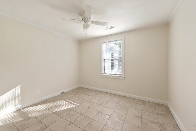 Foto del edificio - 5745 Holland St