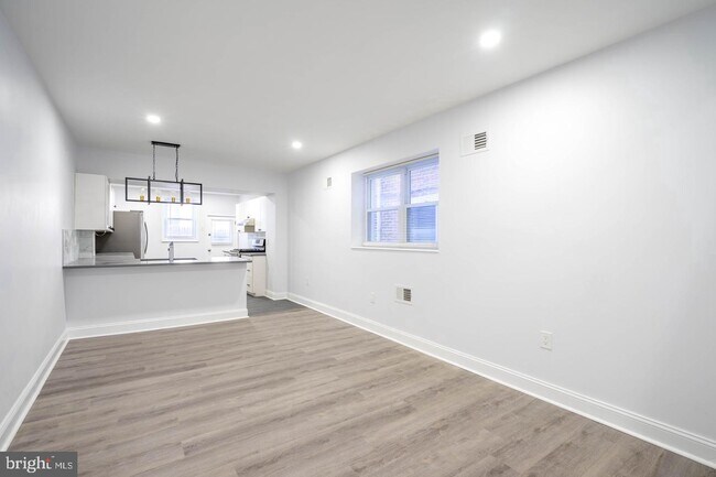 Building Photo - 1239 S 8th St