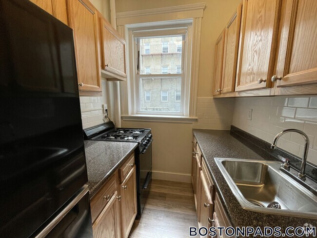 Building Photo - 1191 Boylston St