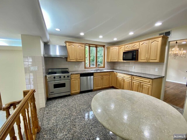 Foto del edificio - 517 Fordham Pl