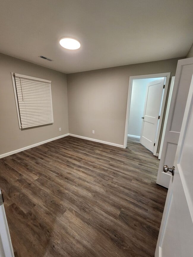 Building Photo - Beautiful 4 bedroom 2 bathroom home with garage