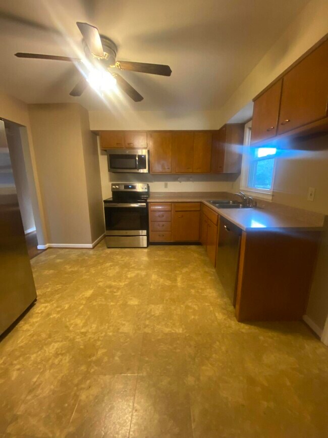 Foto del edificio - 1907 Port Royal Ct