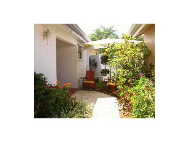 Foto del edificio - 6223 Plymouth Ln