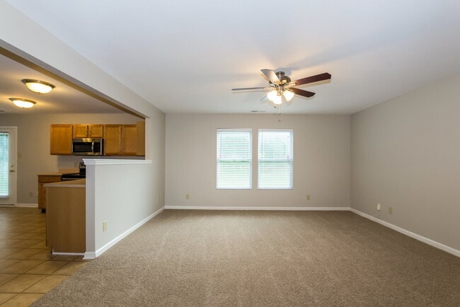 Foto del edificio - 1528 Bray Dr