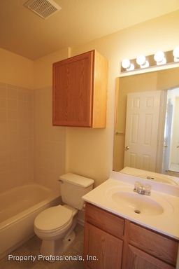 Building Photo - 3030 Pine Valley Dr