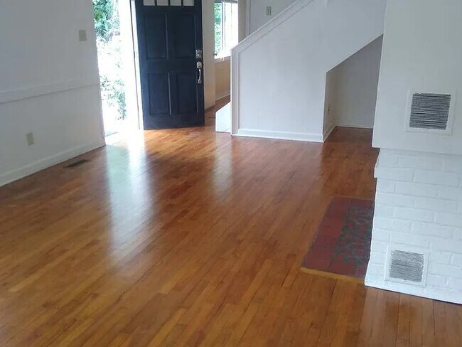 Foto del edificio - 815 Buena Vista Dr