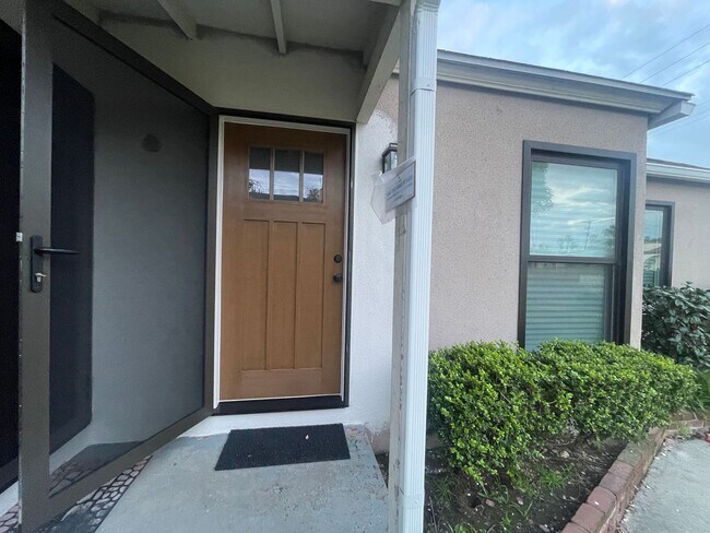 Building Photo - 1450 Ximeno Ave
