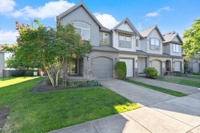 Building Photo - Bright Damascus Townhome with Fireplace, Garage & Private Patio