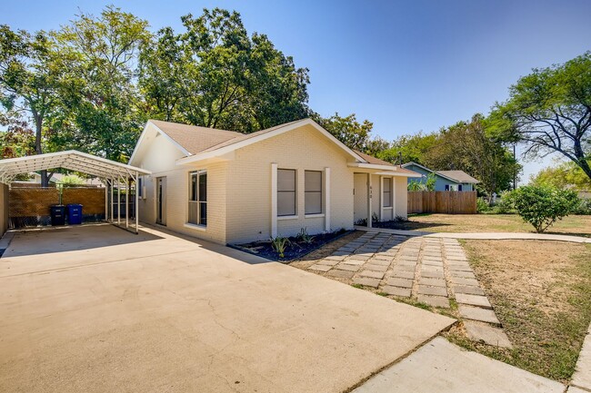 Building Photo - Wonderfully Remodeled Home Now Available!