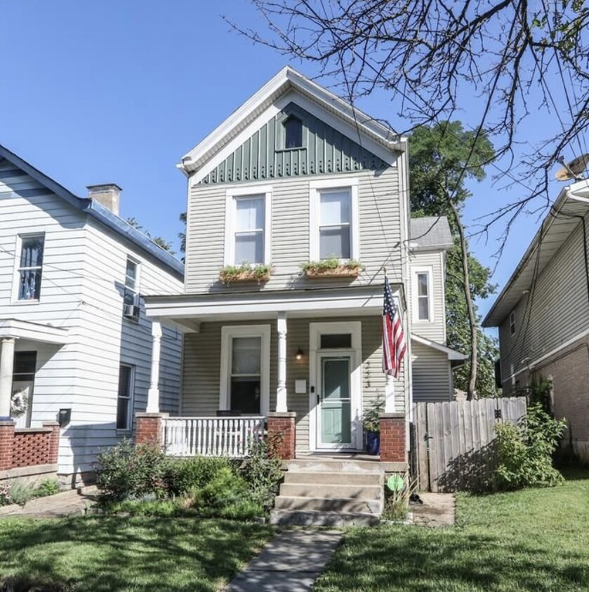 Primary Photo - 223 Congress Ave