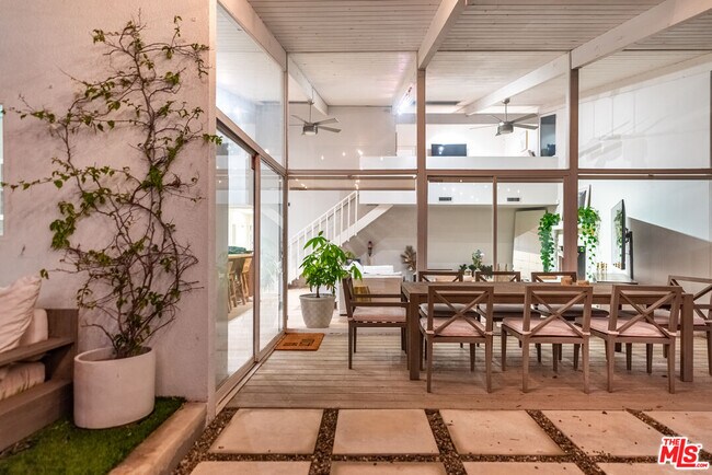 Foto del edificio - 2149 Basil Ln