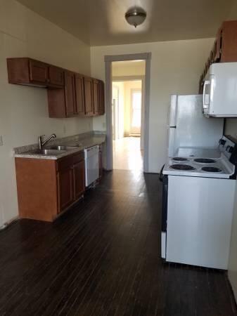 Foto del edificio - 1303 N Milwaukee St