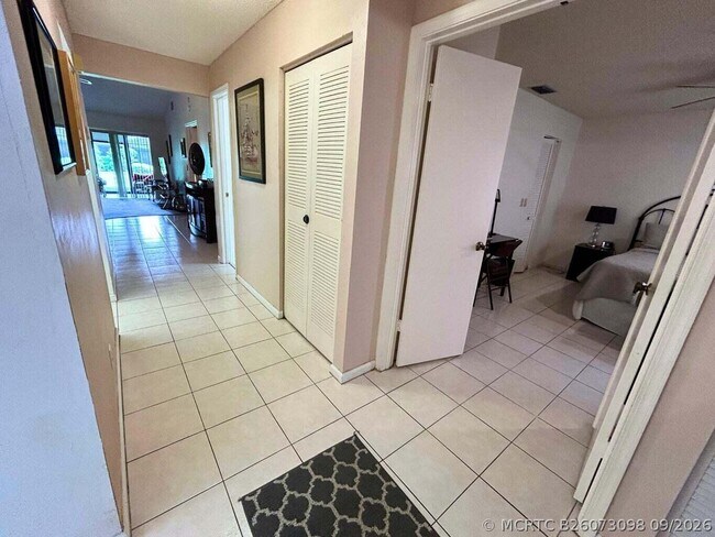 Foto del edificio - 10058 Laurelwood Pl