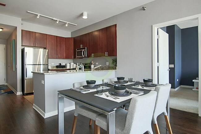 Foto del edificio - 743 S Clark St